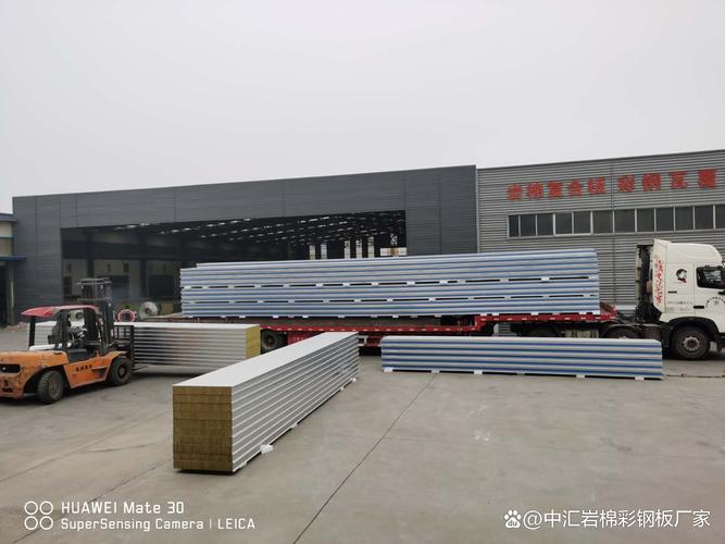 濟寧建筑材料新選擇 聚氨酯封邊夾芯板的3大核心優勢